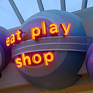 [eat play shop]